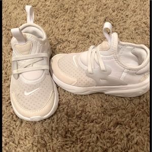 Toddler Nike presto’s